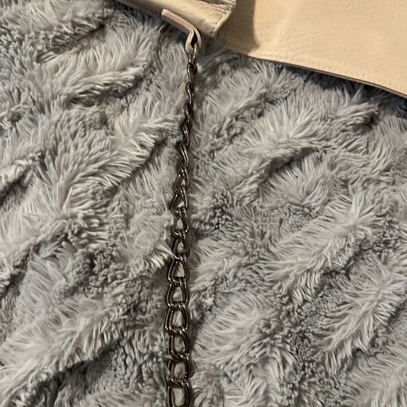 Longchamp leather cross body bag with metal chain - Picture 10 of 13